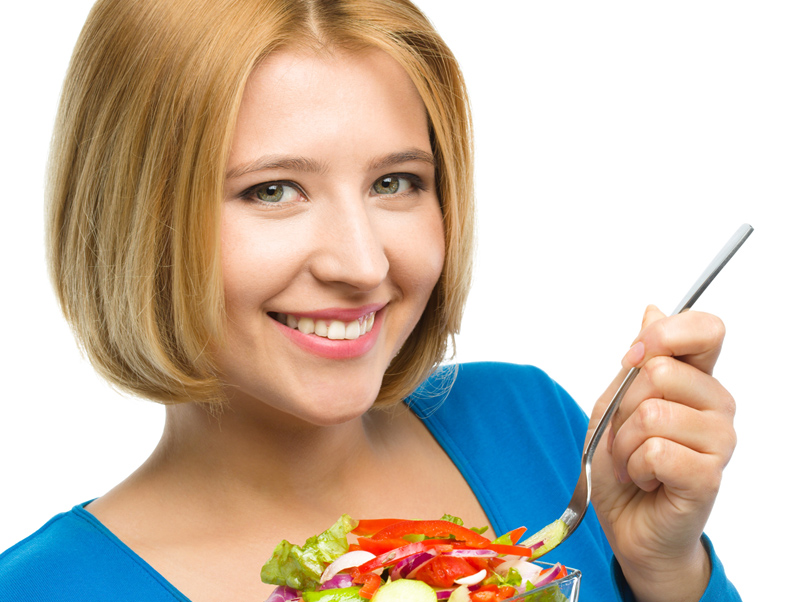 Ženska uživa v zdravi prehrani