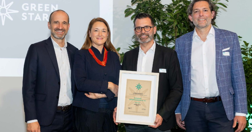 Na 3. Konferenci trajnostnega menedžmenta, ki jo je organiziralo CER – Partnerstvo za trajnostno gospodarstvo, je zavarovalnica Generali že drugo leto zapored postala dobitnica certifikata Green Star. Certifikat sta v imenu naše zavarovalnice prevzela član uprave Mitja Feri in ambasador trajnostnosti v Generaliju Dejan Srše.
