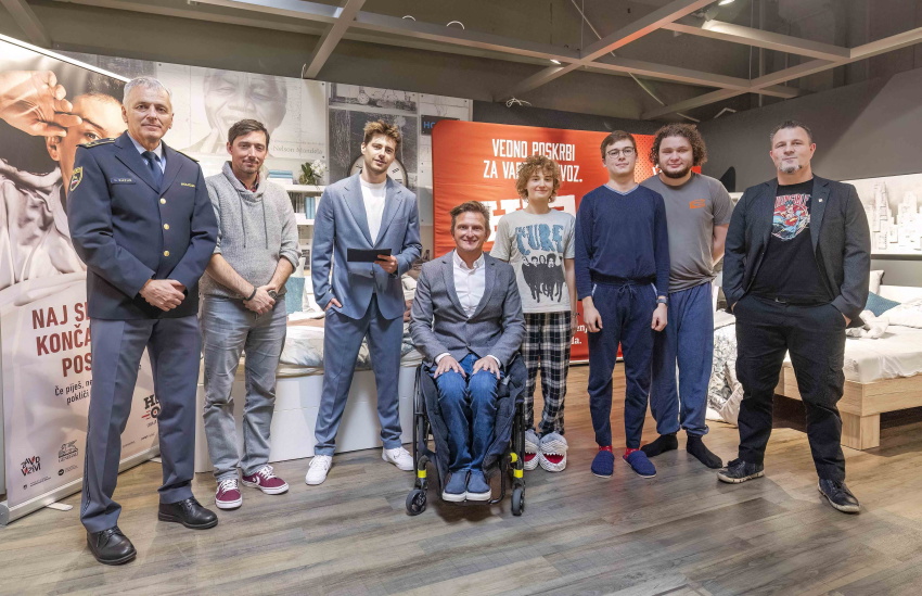 Novinarska konferenca ob predstavitvi kampanje Heroji furajo v pižamah