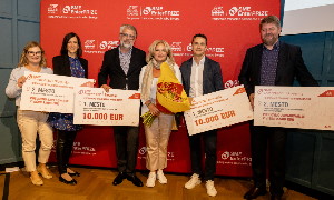 Zmagovalci nagradnega natečaja z upravo zavarovalnice Generali.