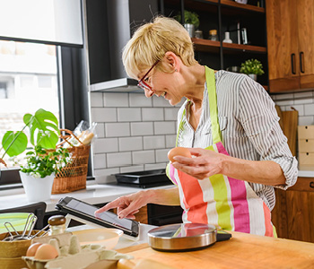 V marcu nadaljujemo trajnostno pobudo za digitalno samostojnost starejših v Poljčanah, Črni na Koroškem in v Trbovljah