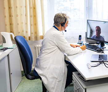 Kako do nasveta splošnega zdravnika, ko ga potrebujete, če telefon pri vašem osebnem zdravniku zvoni v prazno ali pa osebnega zdravnika sploh nimate?