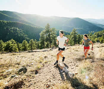 Slovenci pri rekreaciji pogosto izbiramo visokointenzivne športe, ki so (pre)zahtevni za našo fizično pripravljenost. To pripelje do poškodb.
