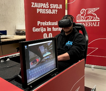 Mladi so ob robu posveta preizkusili tudi naš VR simulator vožnje pod vplivom alkohola z imenom Geri.