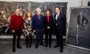 V Generali galeriji so na ogled postavljena dela slovenskega umetnika Barda Iucundusa z razstavo, ki nosi naslov »Med Nebom in Zemljo«.