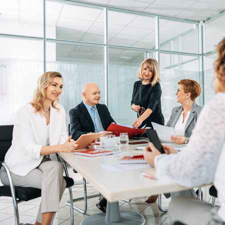 Ekipa iz različnih oddelkov