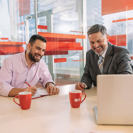 Generali agent in discussion with a customer