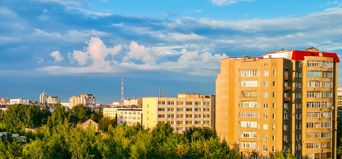 Večstanovanjske zgradbe potrebujejo upravitelje in dobro zavarovanje