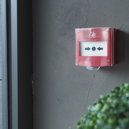 Gumb za javljanje požara v podjetju