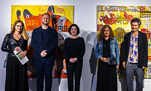 Na odprtju so se zbrali ljubiteljice in ljubitelji umetnosti ter predstavniki Generali zavarovalnice, Generali Investments in sin pobudnika in ustanovitelja galerije Matjaža Gantarja