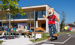 Park varne mobilnosti sta si ob odprtju ogledali tudi predsednica uprave zavarovalnice Generali Vanja Hrovat in direktorica marketinga Svetlana Almaš.