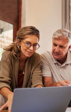 Zrel par brezskrbno načrtuje prihodnost, saj vesta, da sta za primer najhujšega poskrbela z življenjskih zavarovanjem za primer smrti