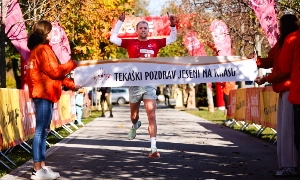 Kot glavni sponzor smo letos podprli Tekaški pozdrav jeseni. Zmage na krajši razdalji se je veselil naš tekaški ambasador Žan Rudolf.