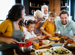 Naše poslanstvo je omogočiti oblikovanje varnejše in bolj trajnostne prihodnosti za naše stranke, tako da poskrbimo za njihova življenja in sanje