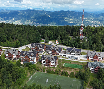 Pohorje Village Wellbeing Resort na Mariborskem Pohorju, kjer 5 Start razvija trajnostna turistična doživetja.