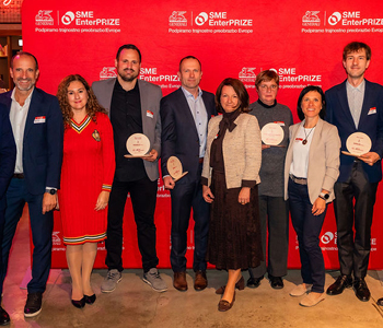 Nagrajenci natečaja SME EnterPRIZE 2026 na slovesni podelitvi