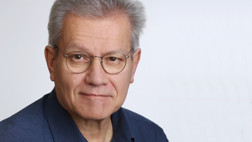 Marko Juhant je specialni pedagog za motnje vedenja in osebnosti. V spletnem predavanju je delil številne praktične nasvete za vzgojo šolarjev na podlagi svojih 40-letnih pedagoških izkušenj.