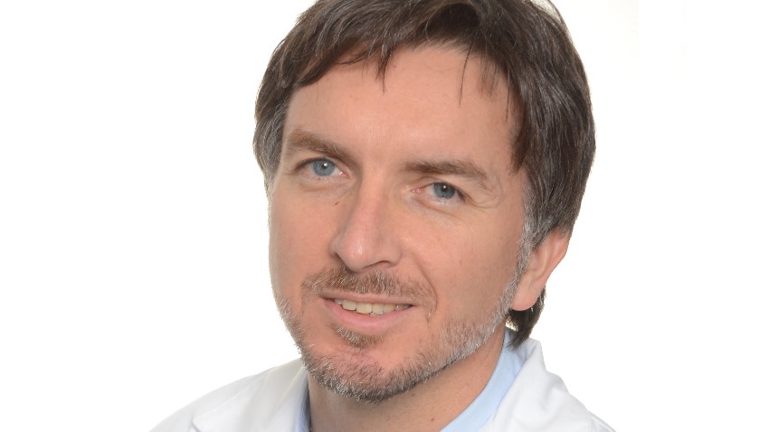 Doc. dr. Aleš Rozman je pulmolog in direktor Univerzitetne klinike za pljučne bolezni in alergijo Golnik. Na dogodku Življenje s covidom in njegovimi posledicami je predstavil simptome dolgega covida.