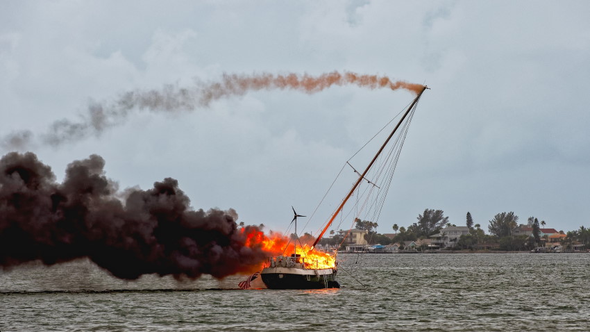Na morju je požar ena od večjih nevarnosti, ki ogrozi tako plovilo kot posadko.