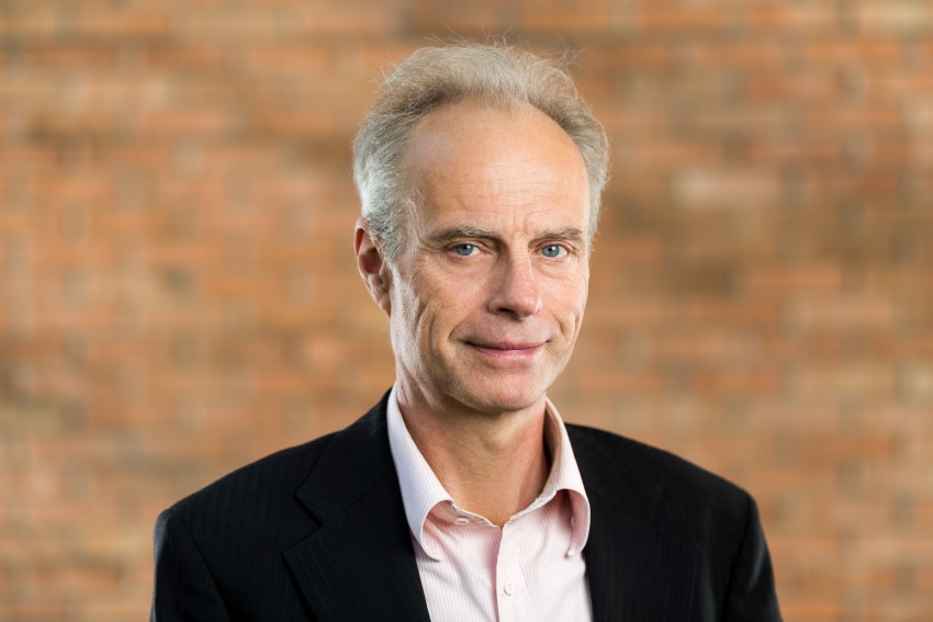 Psihiater in psihoterapevt mag. Miran Možina, ki ima več kot 35 let delovnih izkušenj, opozarja na slabo dostopnost psihoterapevtov še posebej za otroke in mladostnike.