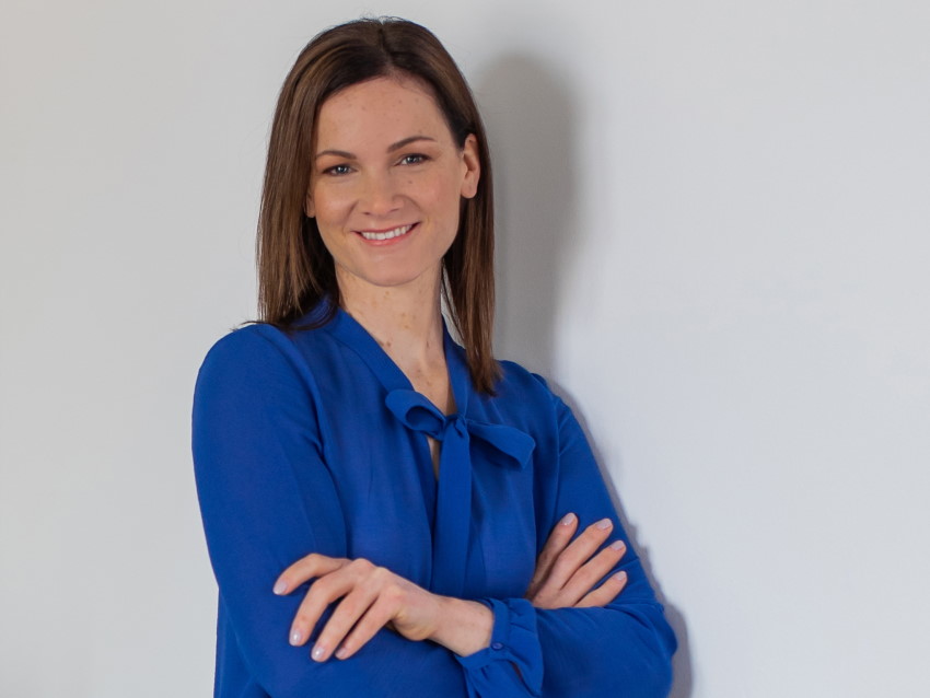 Andreja Holsedl je univerzitetna diplomirana psihologinja, licencirana športna psihologinja, ki je predavala na dogodku Psihološke priprave na tekaško preizkušnjo.